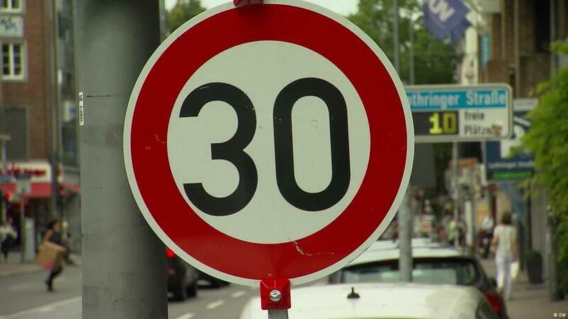 Германија ја ограничува брзината во градовите!