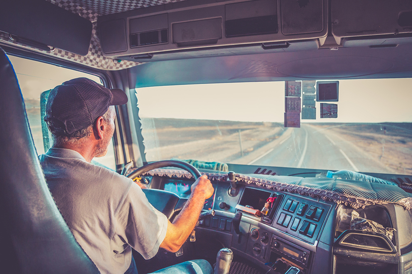 ЕУ со нови правила за возачите, камионџиите да бидат платени според правилата на земјата во која возат а не од каде доаѓаат
