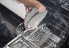 Што никако не треба да ставате во машината за садови