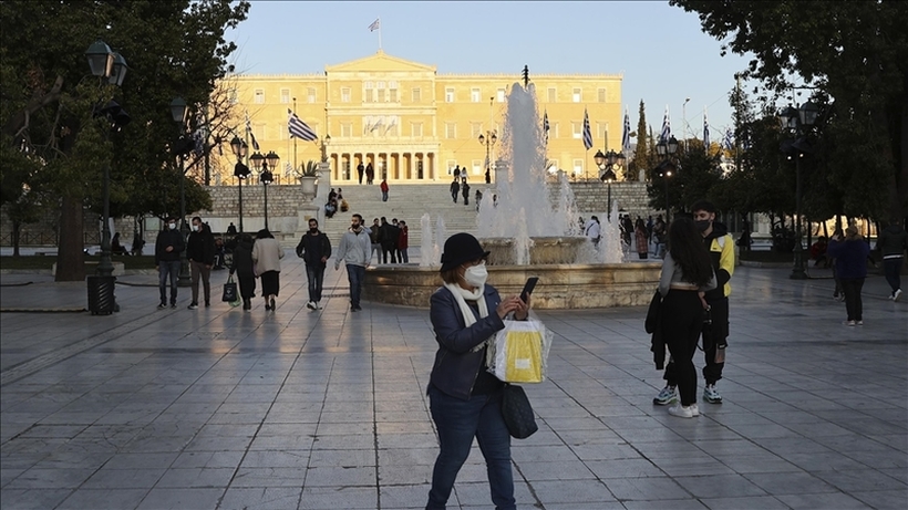 Грчките епидемиолози контра министерот за здравство: До 1 мај да нема никакво олабавување на антиковид мерките