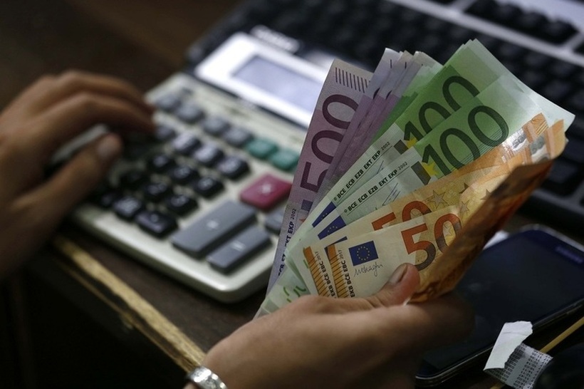 Просечната плата во Македонија порасна на 25.726 денари