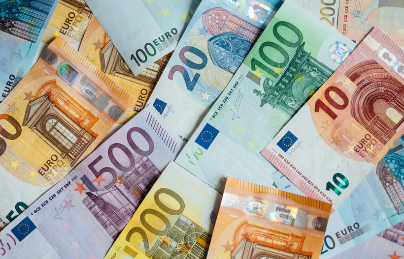 Функционерите ќе добијат по 1000 евра покачување на плата