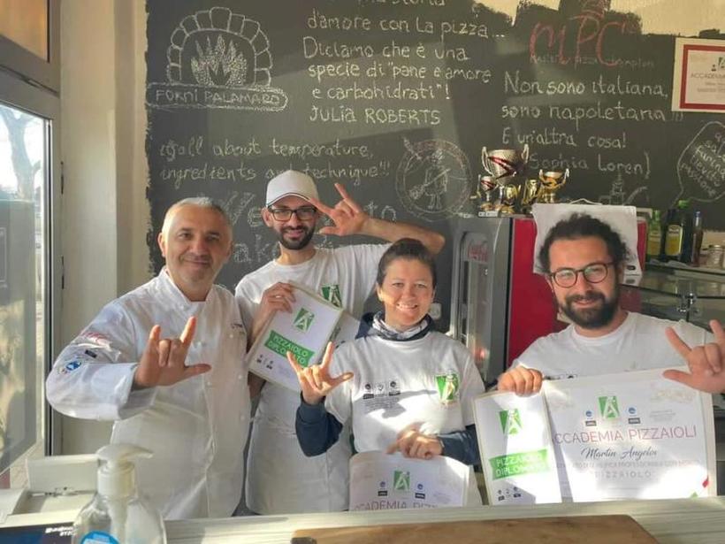 Во единствената Академија за Пица мајстори во Македонија се обучија првите лица со оштетен слух