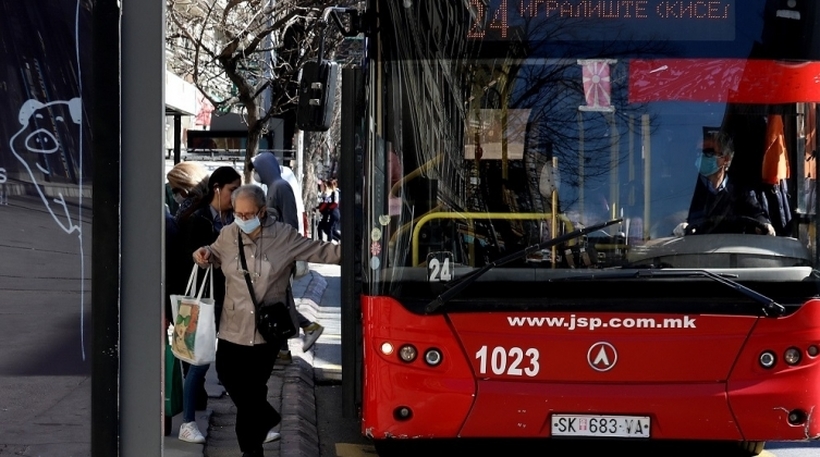ЈСП преку соопштение до јавноста ги повика граѓаните да носат маски во автобусите за заштита од ковид-19