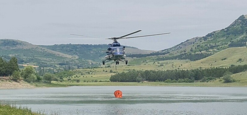 ВЧЕРА ГОРЕШЕ МАКЕДОНИЈА, ЕВЕ КОЛКУ ПОЖАРИ ИМАЛО: Ги гаснеа со полициски хеликоптери