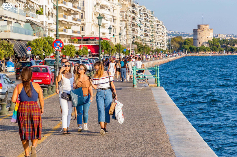Нови правила за туристите кои ќе се заразат со Ковид-19 во Грција