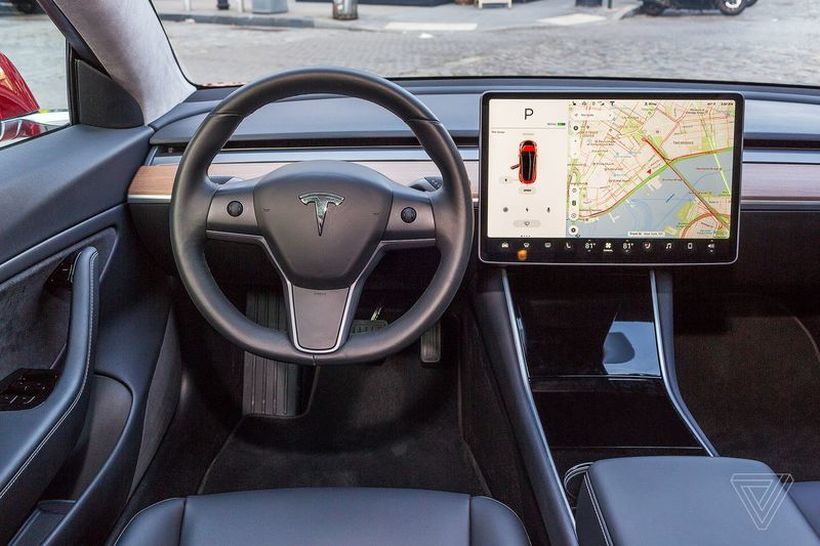 Возилата на Tesla со систем за автопилот учествувале во најмногу несреќи во САД