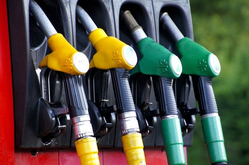 Големо намалување на цената на бензините