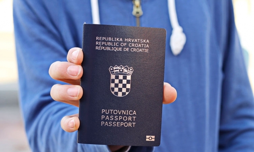 Хрватите ќе бидат меѓу првите во ЕУ кои ќе можат да користат мобилен телефон како пасош