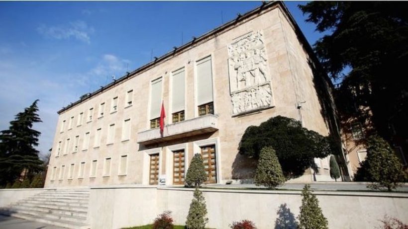 Албанија ги укинува царините за стоки со Македонија, Србија и Косово