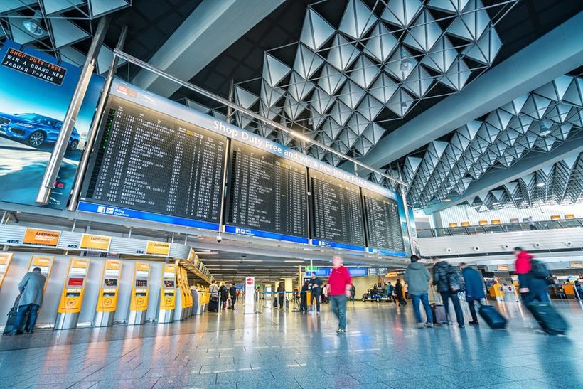 Германија го забрзува издавањето на работни дозволи за странци поради хаосот на аеродромите
