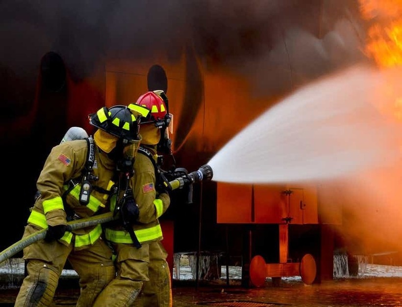 Работат на температурa од 1.200°C, не смеат да имаат мустаќи : Факти за пожарникарите
