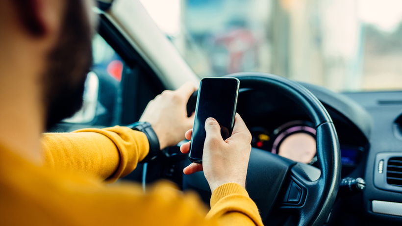 Уште една европска земја забрани возачите да користат мобилен