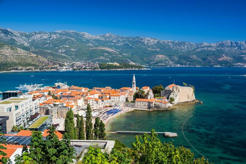 Кои се најбараните сезонски работни места во Црна Гора и колку може да се заработи?