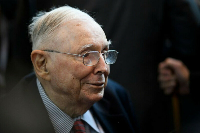 99-годишниот милијардер сè уште работи и има само еден совет до луѓето: „Бидете малку посреќни во животот, тоа е потребно“