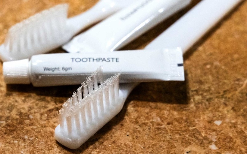 Еве зошто никогаш нема да добиете паста за заби во хотелите?