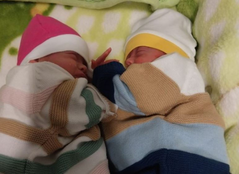 Позитива на денот: Предвреме родените близначиња Марија и Василиј си заминаа од Гинекологија