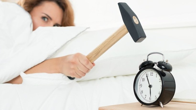 Тешко ви е да се разбудите наутро? Вежбајте будење во 4 чекори