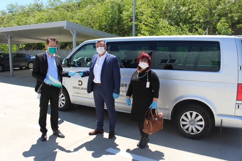 ДОНАЦИЈА ОД ДРЕКСЛМАЈЕР: Транспортно возило за лица со посебни потреби и нови постојки за Градско