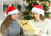 Како да изреагирате кога ќе добиете потполно погрешен подарок за празниците?