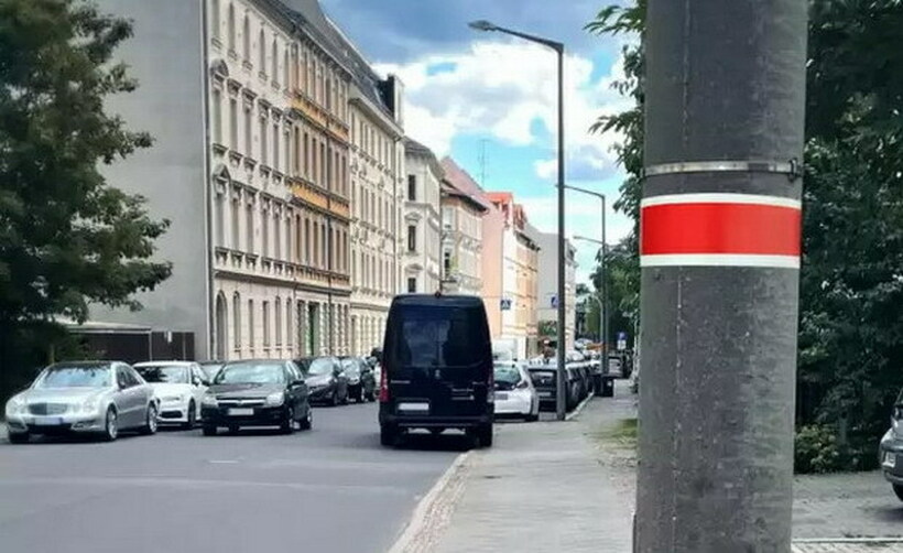 Дали ја знаете функцијата на оваа црвена трака во Германија?