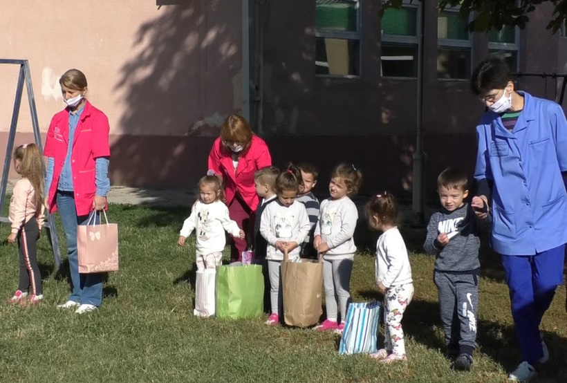 Учениците остануваат дома – Децата се враќаат во градинка