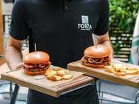 Forza Wine Bar & Restaurant вработува ШАНКЕРИ И КЕЛНЕРИ