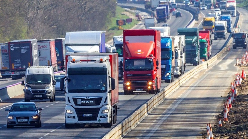 На Европа и недостасуваат 400.000 возачи на камиони
