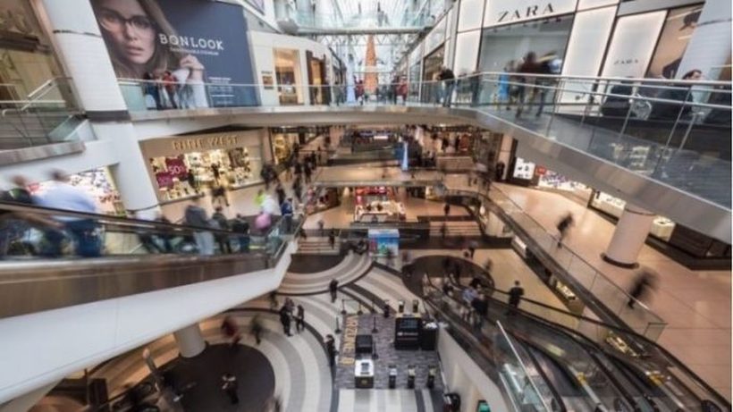 Во Србија од денеска повторно се отвораат трговските центри