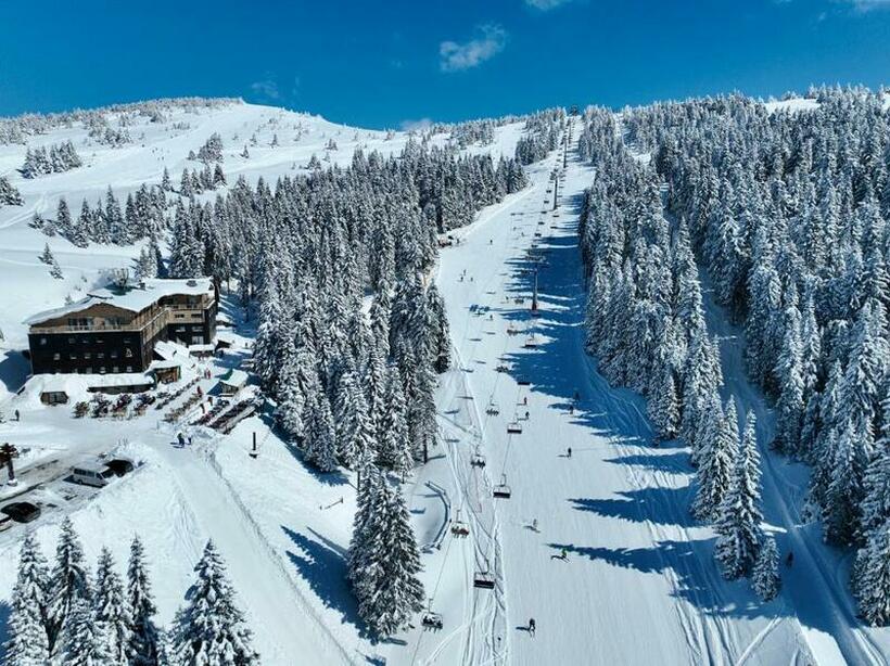 Во Србија падна првиот снег есенва: Планината Копаоник осамна под првата снежна покривка