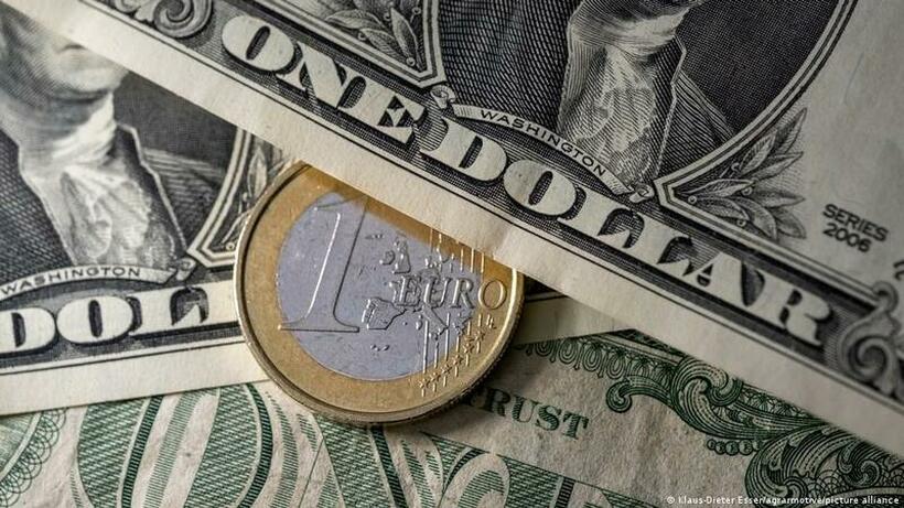 Падна доларот по три недели раст, но падна и еврото!