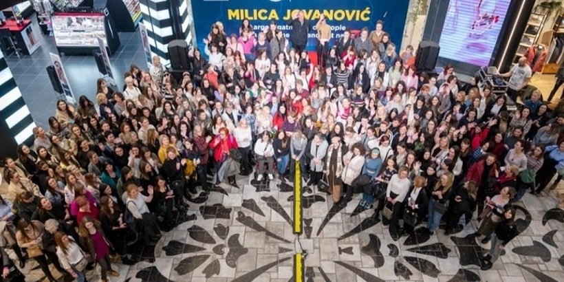 Србија сруши Гинисов рекорд – На едно место собрани 256 луѓе со исто име и презиме