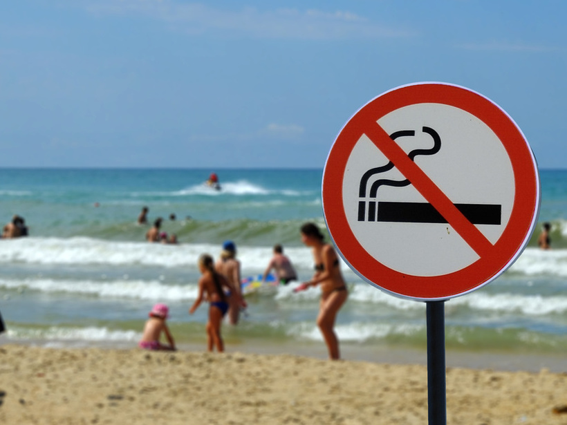 Барселона забранува пушење цигари на плажа
