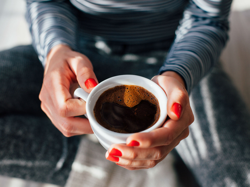 Наутро пиете кафе на празен стомак: Погледнете што точно се случува со вашето тело