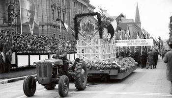 Вака изгледаше прослава на 1. Мај во Скопје во 1960 година