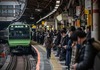 Што се случува кога јапонски воз доцни една минута?!