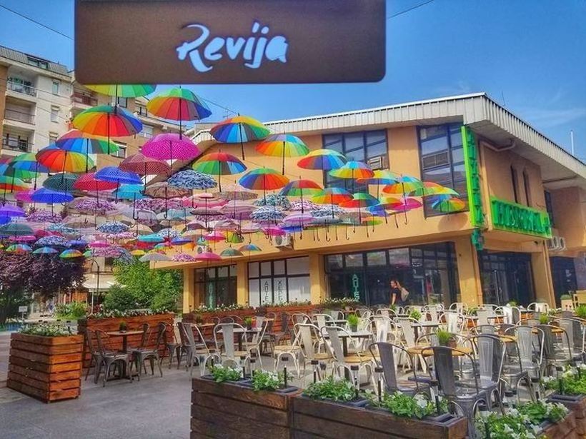 АПЛИЦИРАЈТЕ и станете дел од тимот на Revija Bar & Food!