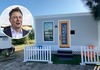 Илон Маск живее во монтажна куќа од 50.000 долари