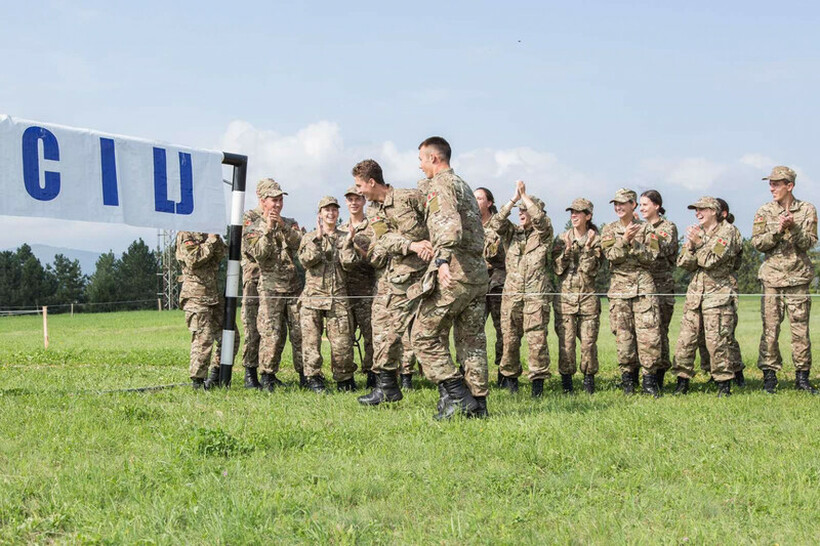 Повик за учество на средношколци од трета и четврта година на летен воен камп за млади во Црна Гора