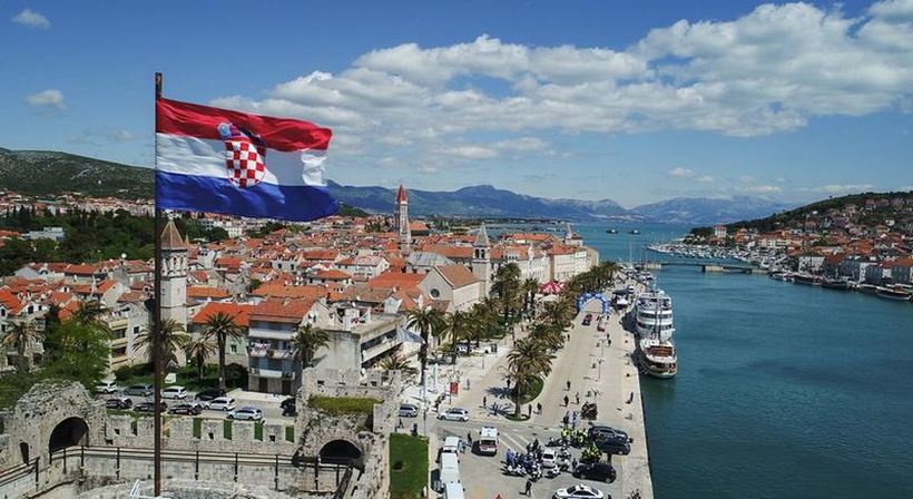 Плата до 2.000 евра: Како до сезонска работа во Хрватска
