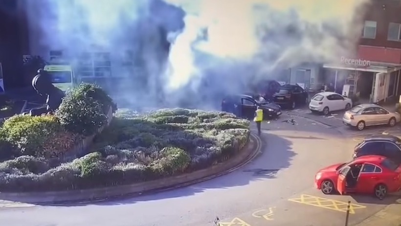 (Видео) Таксист херој од Ливерпул: Бомбашот напаѓач го заклучи во автомобилот