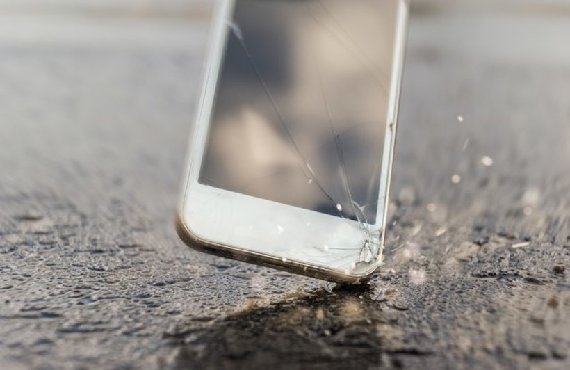 Дали конечно им дојде крајот на скршените екрани на телефоните?