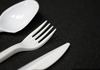 Велика Британија најави забрана за пластичниот прибор за јадење