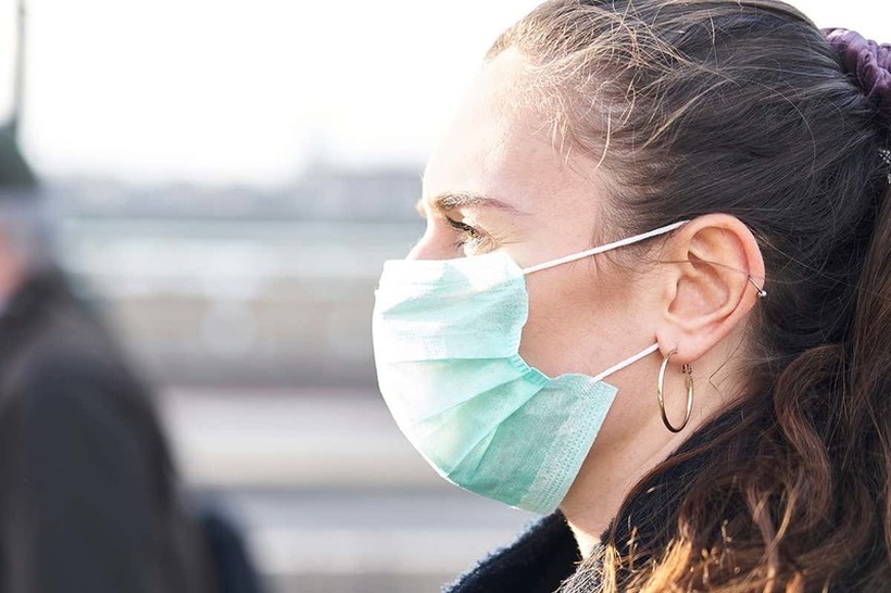 Холандската влада не наметнува обврска за носење маски: „Не е докажано дека се ефикасни“