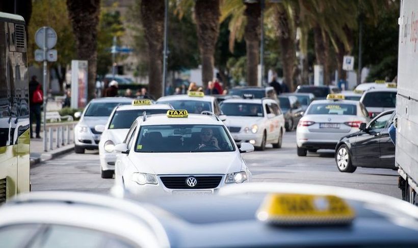 Сплитските таксисти со бесплатен превоз за здравствените работници