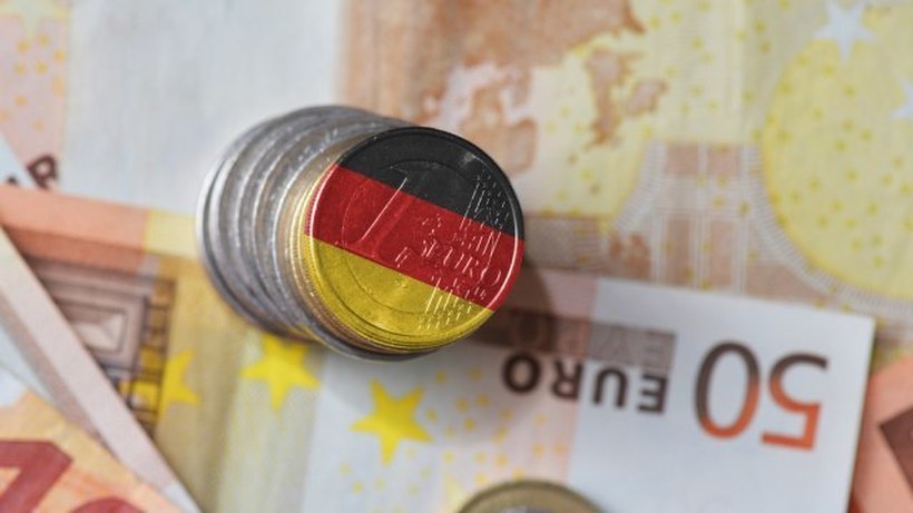 Седум од 10 Германци трошат помалку енергија, половина од нив ги скратија парите за слободни активности