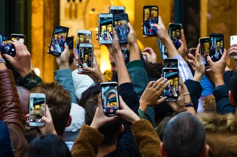 Колку сме биле зависни од паметните телефони минатата година?