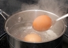 Не ја фрлајте водата во која варите јајца - еве зошто