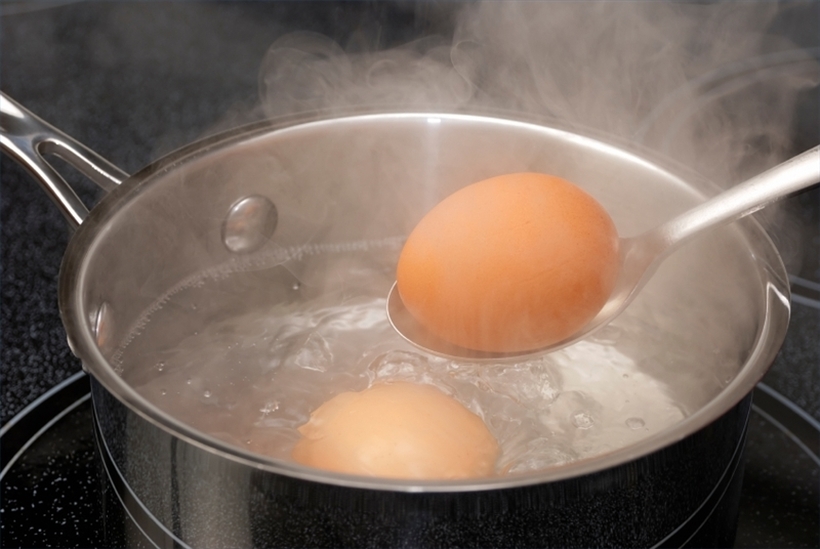 Не ја фрлајте водата во која варите јајца - еве зошто