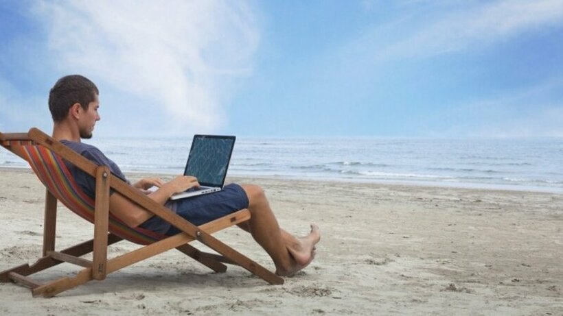 Сè повеќе вработени работат на одмор: 3 совети како да се исклучите од работа